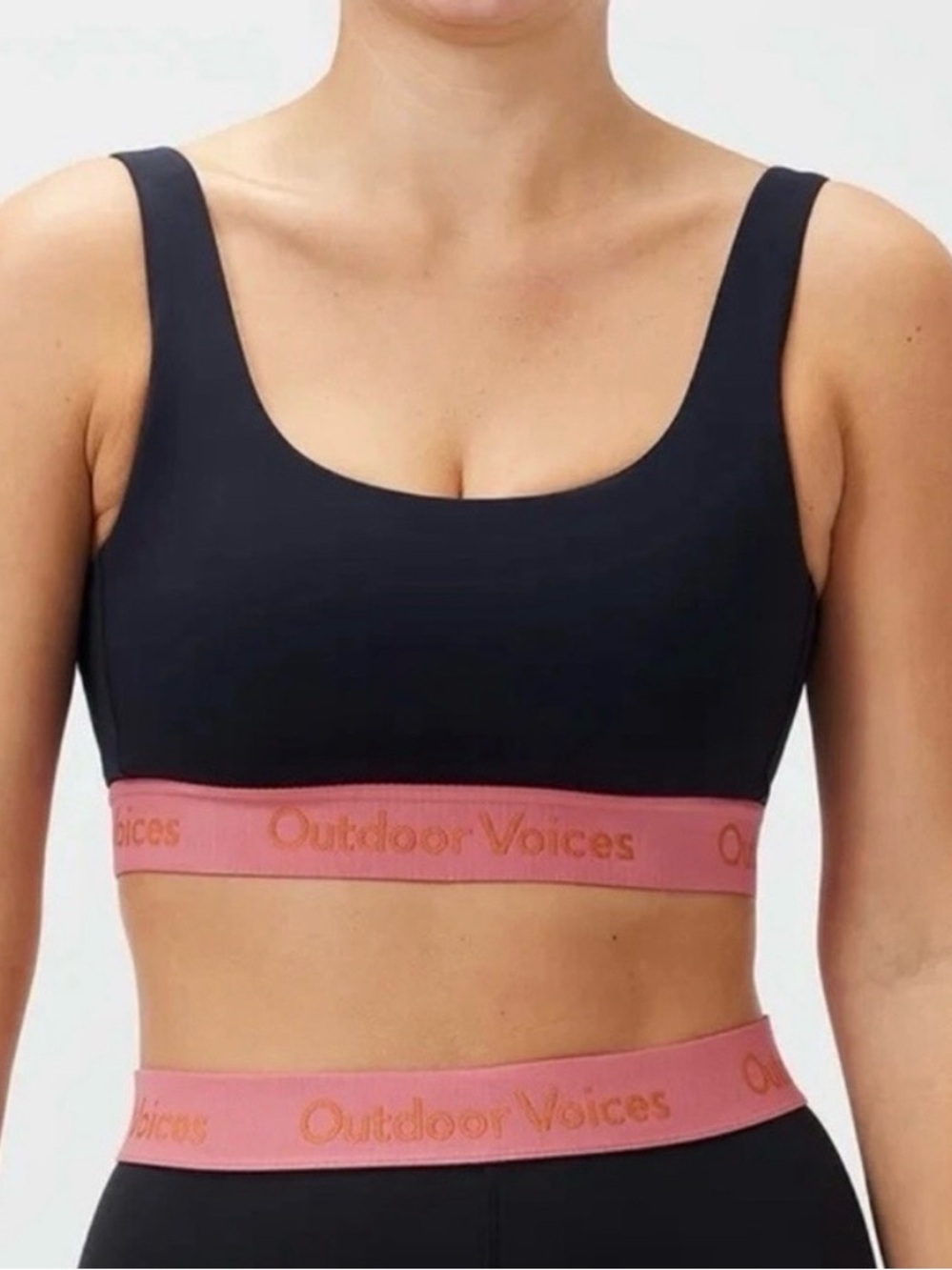 OUTDOOR VOICES Black/Desert Rose Smooth Scoop Pullover Active Sports Bra Size‎ M